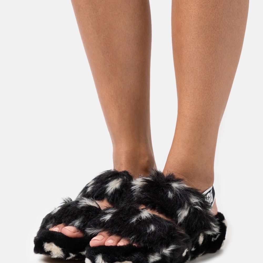 Ugg Fluff Yeah Slippers Black and White Neutral Fuzzy Sandal Slippers Size 8 - Picture 9 of 16